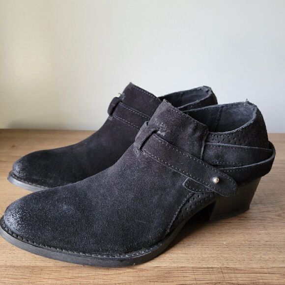 EUC CHARLES BY CHARLES DAVID BLACK BUCKLED GENUINE LEATHER BOOTIES SIZE 9.5 WMNS - Picture 10 of 16